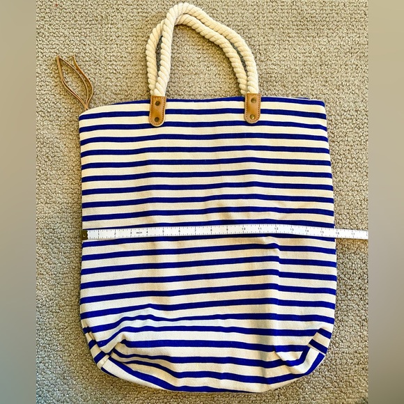 Summer & Rose Brittany Tote Bag - Picture 5 of 11